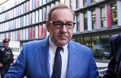 Holivudski glumac Kevin Spacey oslobođen optužbi za seksualno zlostavljanje u prvom slučaju