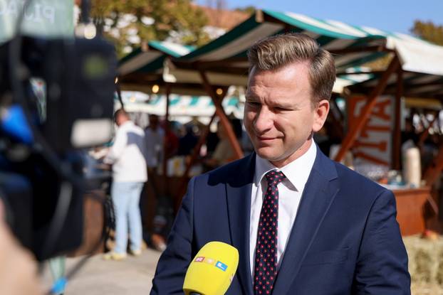 Zadar: Predsjednik Hrvatskog sabora Gordan Jandroković obišao je manifestaciju pod nazivom „Pijat na Pijaci“ 