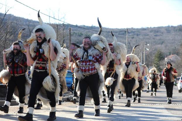 Grobnički dondolaši obilaze sela na Grobinštini.