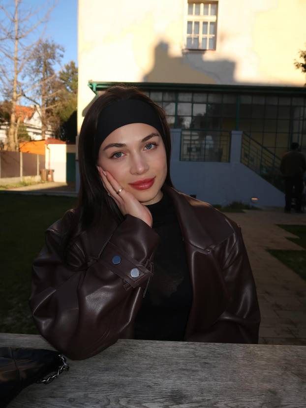 FOTO Čehinja zavela rekordera F1 pa ga ostavila, a on briljira