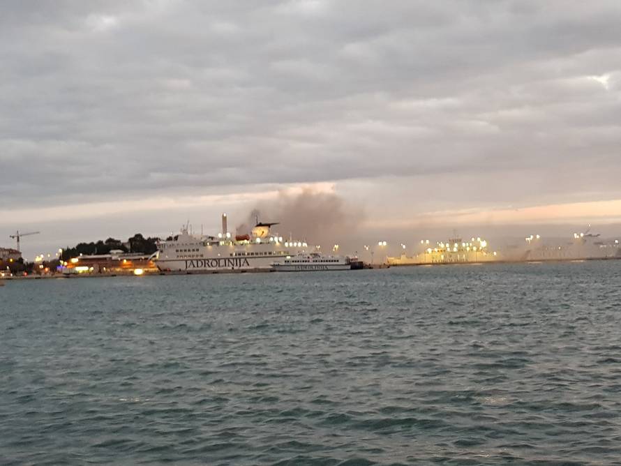 Nitko nije ozlijeđen: Planuo je požar u zgradi Dalmacijavina