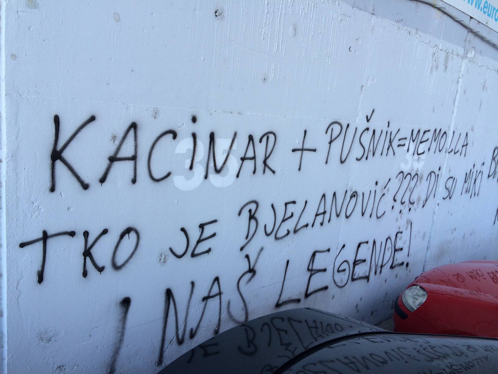 Uvredljivi grafiti na Poljudu: Tko je Bjelanović, di su legende