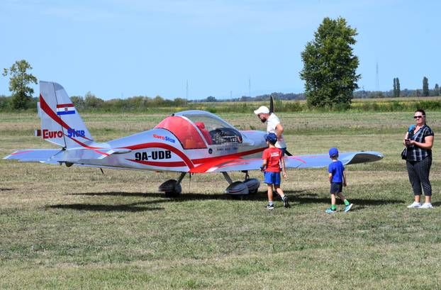 Aeromiting Sisak 2024. memorijalni aeromiting Marijan Celjak