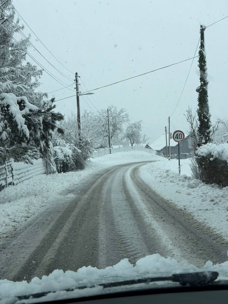 DRAMA KOD HVARA 'Hrabri' iz Ploča spasio je Crnogorce...