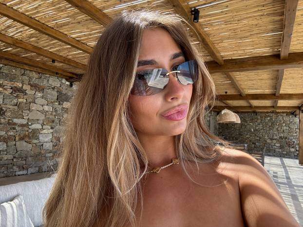 FOTO 18+ glumica optužila bivšeg igrača Chelsea: 'Slao mi je poruke kad je bio napaljen'