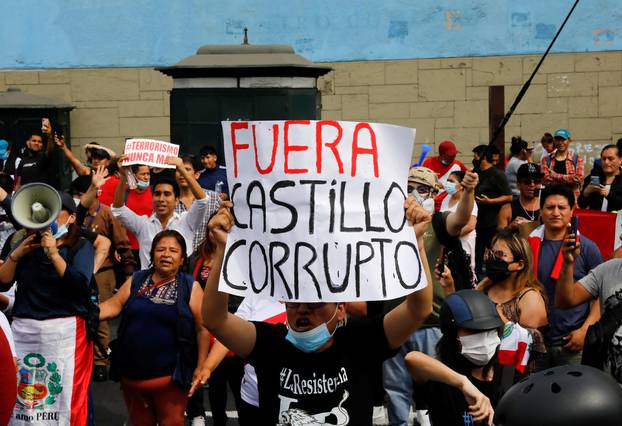 Peru lawmakers vote to oust President Castillo after Congress shut-down threat