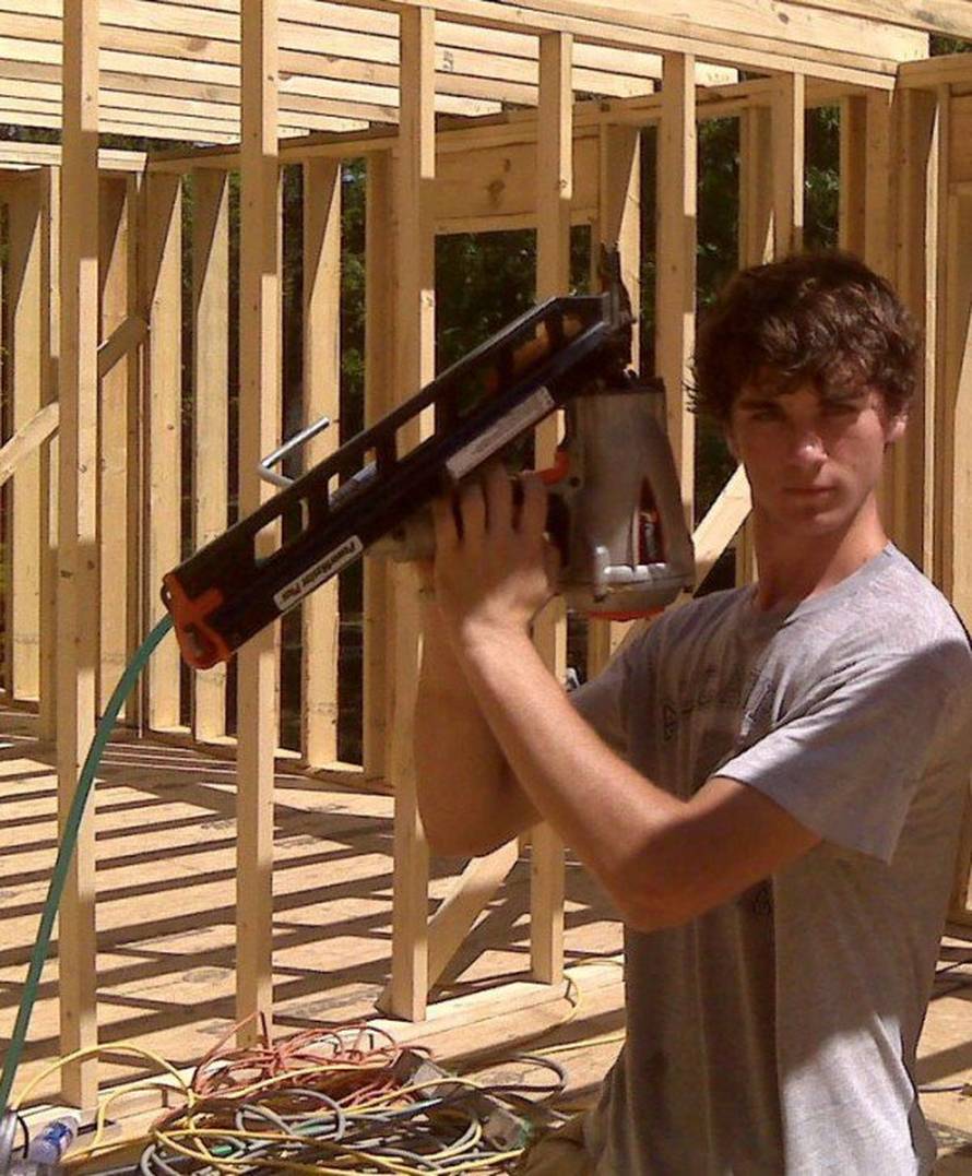 To je spretnost: Majka četvero djece sama je izgradila kuću..