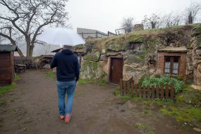 Pećinske kućice u Langensteinu podsjećaju na prave hobitske
