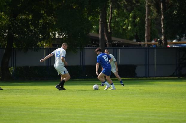 FOTO Legende Dinama ponovno u kopačkama: Boban, Zajec, Marić... zaigrali na izborni dan!