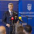 VIDEO Plenkovi&cacute; iz &Dstrok;akova: Pla&cacute;e su porasle vi&scaron;e od 100%, mirovine idu na 800 eura...
