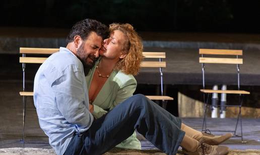 Premijera predstave 'Galeb' na Dubrovačkim ljetnim igrama: 'Brza je, energična i iskrena'