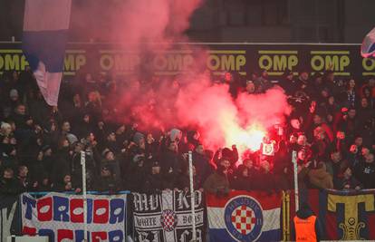 Hajduk žestoko kažnjen zbog Torcidine uvredljive pjesme 'Visoke peći' i transparenta