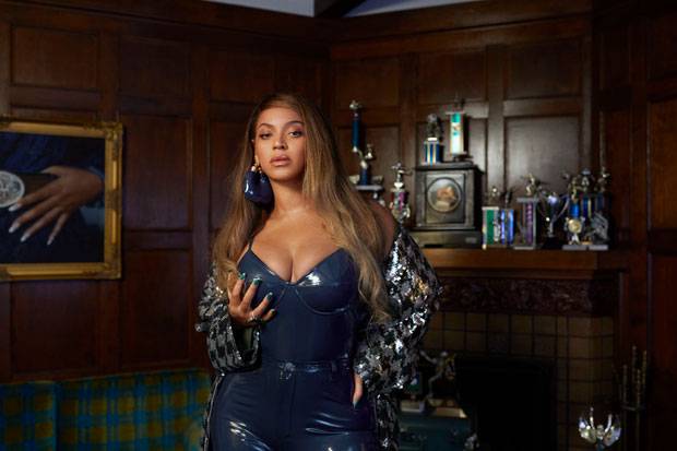 Beyonce kakvu rijetko vidimo: Pozirala u bodyju od lateksa