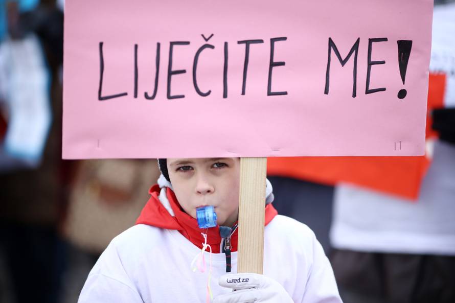 Zagreb: Prosvjed "Spinraza za sve" na Trgu. sv. Marka