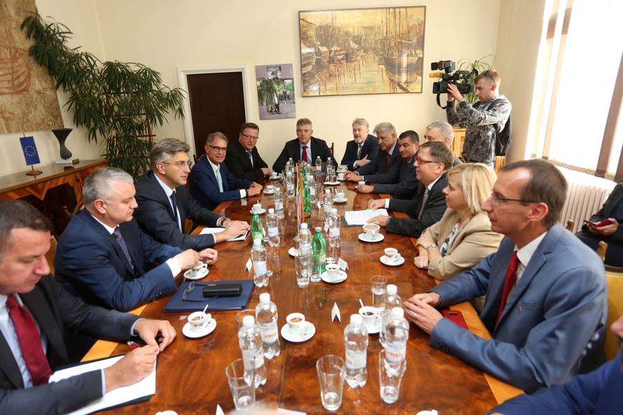 Rijeka: Andrej PlenkoviÄ sastao se sa direktorom brodogradilista i radnicima brodogradilista 3. maj