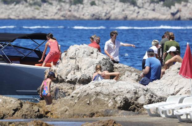 ARHIVA - 2022. EKSKLUZIVNE FOTOGRAFIJE David i Victoria Beckham na odmoru u Hrvatskoj