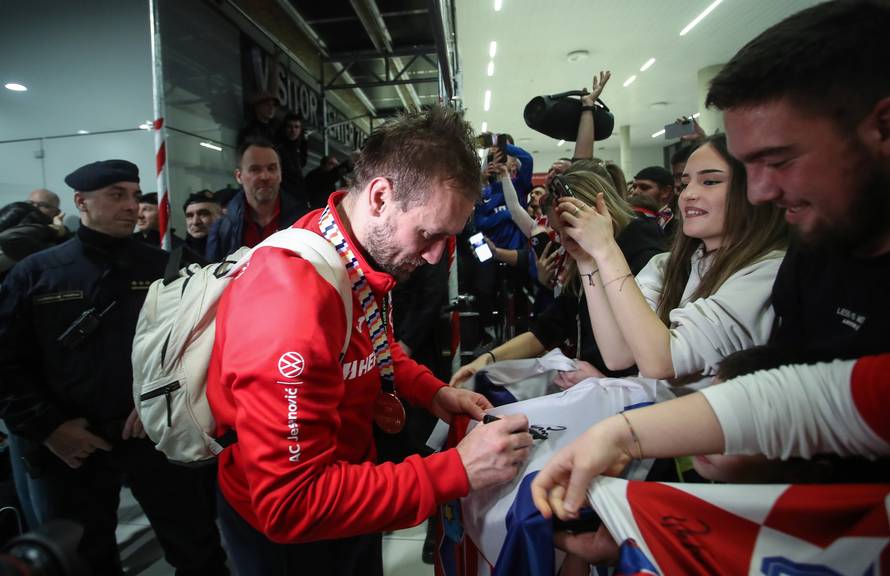 Doček brončanih rukometaša u Zračnoj luci Franjo Tuđman