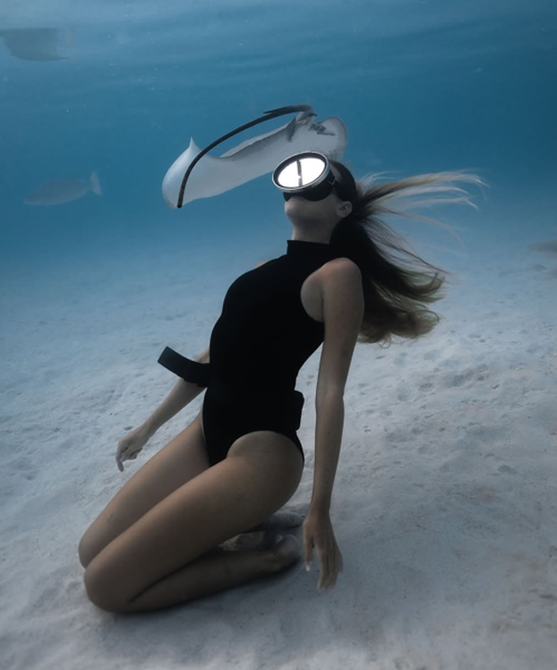 FOTO Grbavom kitu gleda u oči