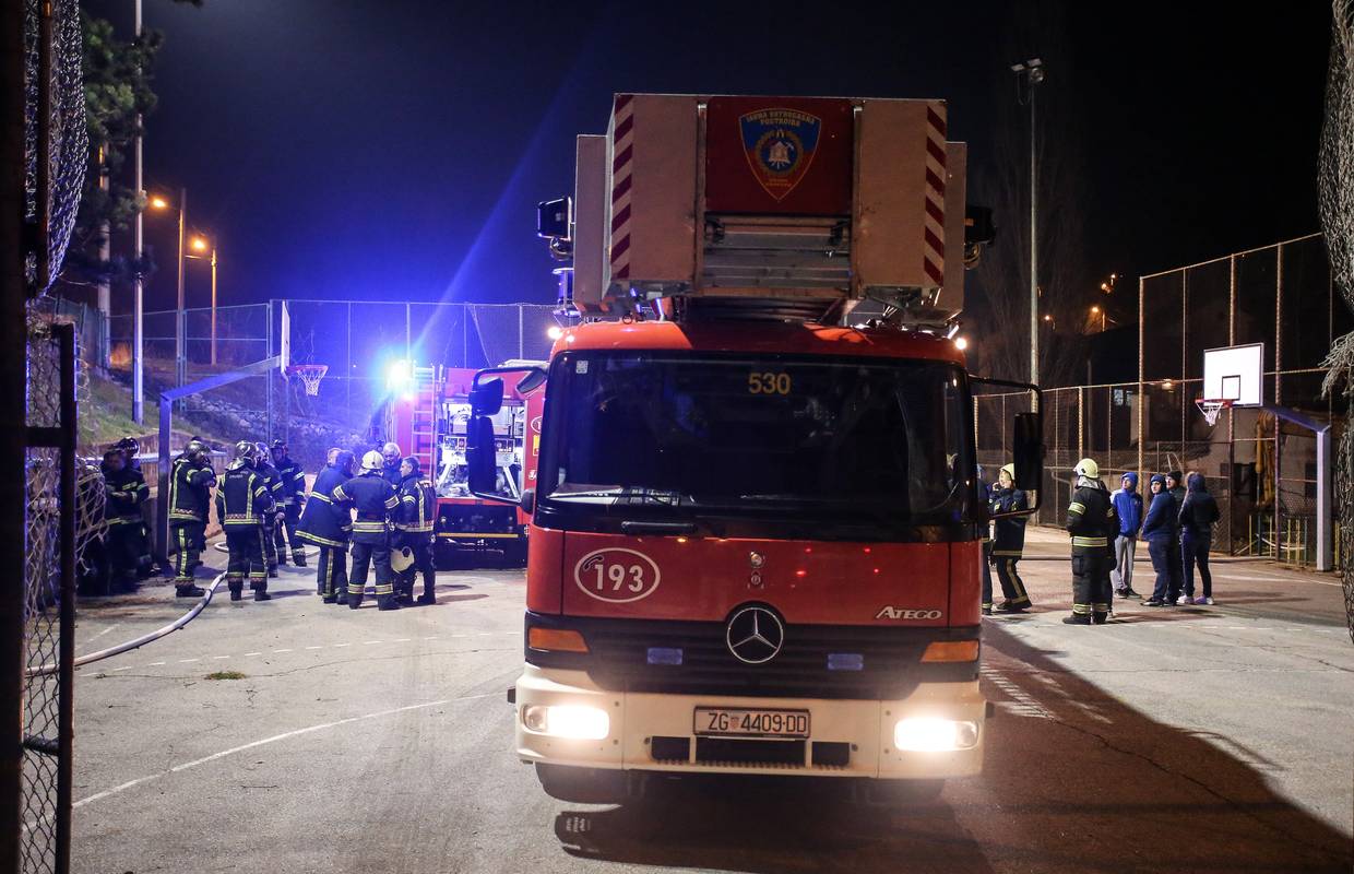 Buknuo požar u školi Vidovec: Vatra je krenula iz kotlovnice