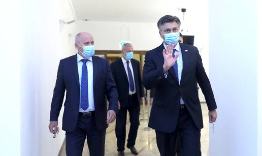 Premijer Plenković ne zna da je Goran Marić sad zaposlen kao savjetnik u Hrvatskim cestama