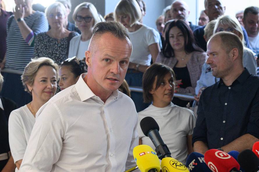 Zagreb: Svečano otvorenje bazena u Španskom