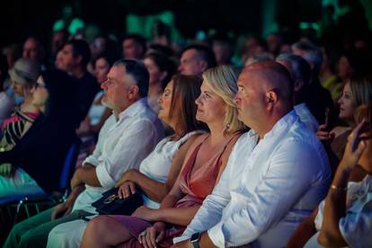 FOTO Tomislav Bralić i klapa Intrade održali koncert 'Da mi je sad' u čast Oliveru Dragojeviću