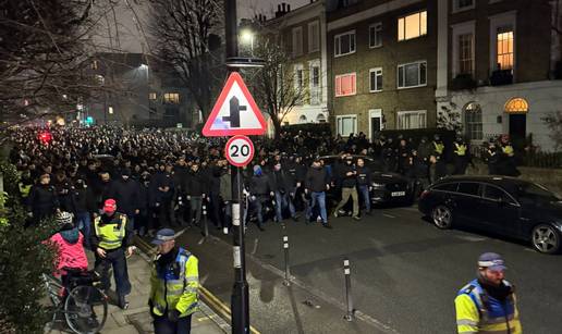 VIDEO Boysi zagrmjeli ulicama Londona, pogledajte korteo: 'Samo ti, Dinamo, šampione...!'