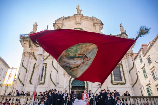 Dubrovnik: Spuštanjem barjaka sv. Vlaha i podizanjem državne zastave te misnim slavljem završila je ovogodišnja Festa svetog Vlaha