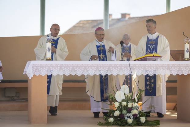 Misno slavlje u svetištu Gospe od Utočišta u Aljmašu na blagdan Velike Gospe