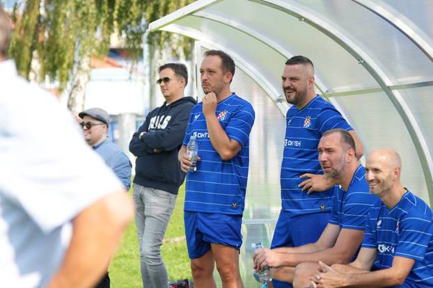 FOTO Legende Dinama ponovno u kopačkama: Boban, Zajec, Marić... zaigrali na izborni dan!