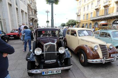 Dašak povijesti usred Rijeke: Tradicionalni susret oldtimera