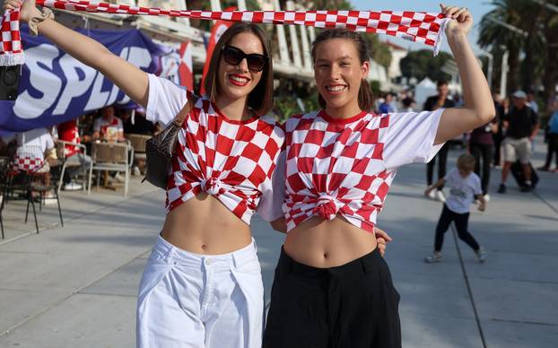 Split: Navijači hrvatske reprezetacije na Rivi