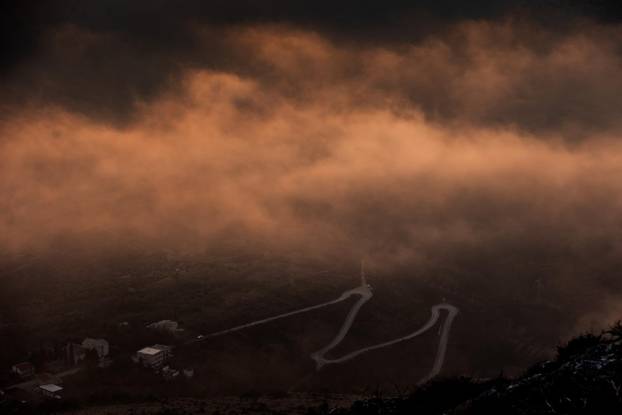 Pogled sa Zvjezdanog sela Mosor na prekrasan zalazak sunca