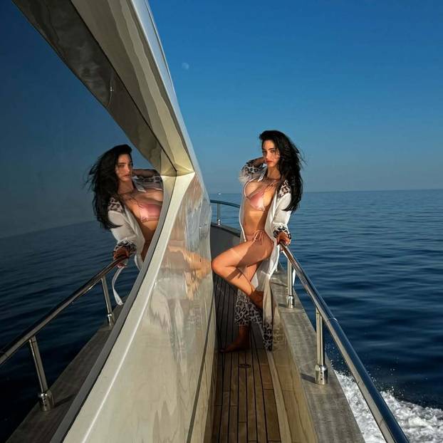 FOTO Ljepotice u zavadi: Ovo su vruća izdanja 'Savršenih' koje se prozivaju na mrežama...