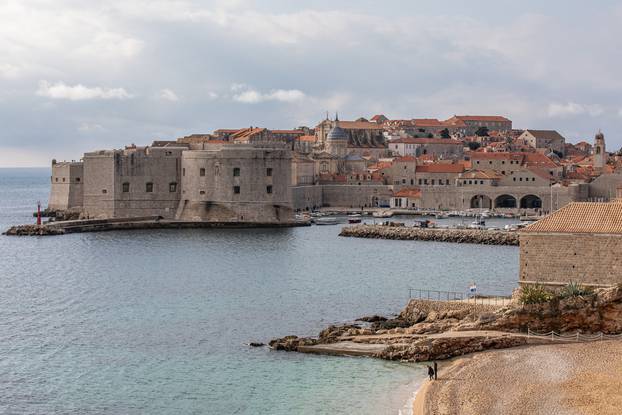 Dubrovnik: Započeli istražni radovi na valobranu Kaše