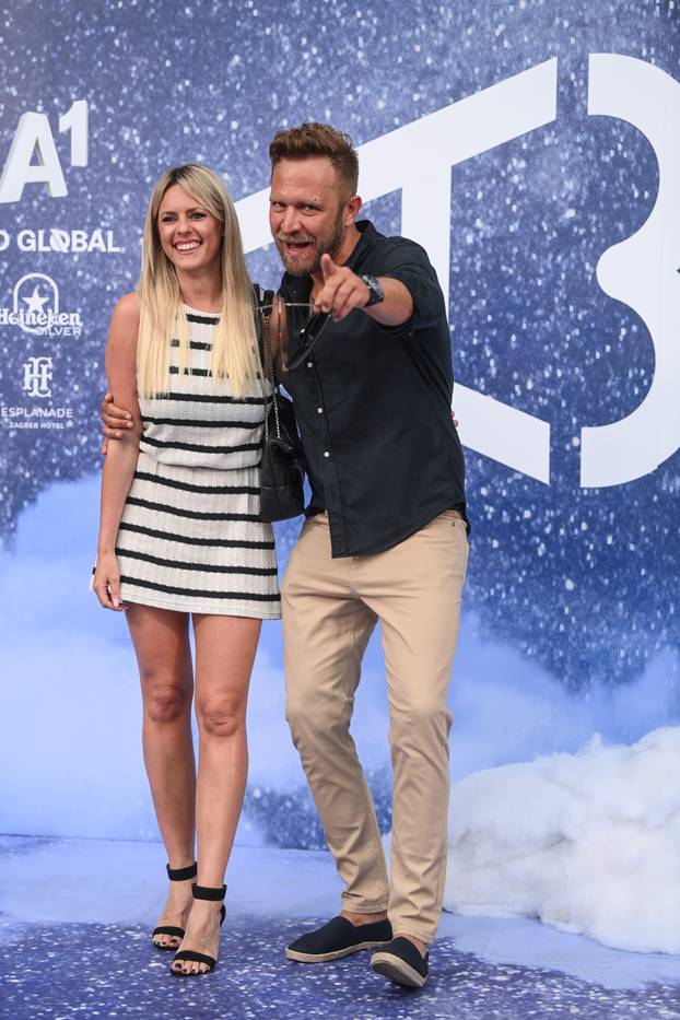 Zagreb: Proslava rođendana podcasta "Putem oblaka", poznati pozirali medijima