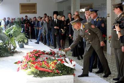 Tajni obred na Titovu grobu: Mitropolit je   razljutio Brozove