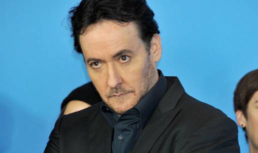 John Cusack: Obožavateljica mi prijeti da će mi ukleti penis