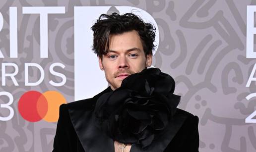 Harry Styles širi svoj brend: Želi predstaviti novi parfem koji će imati miris 'ljudskog dodira'