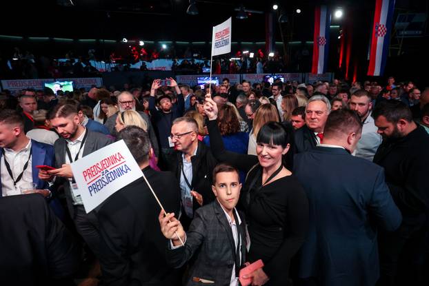 Zagreb: Slavlje u izbornom stožeru Zorana Milanovića nakon rezultata prvih izlaznih anketa