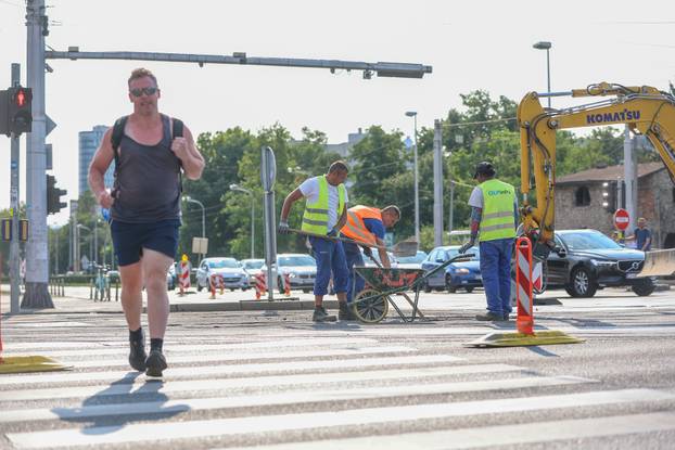 Zagreb: Počeli radovi na križanju Ulice grada Vukovara i Avenije Marina Držića