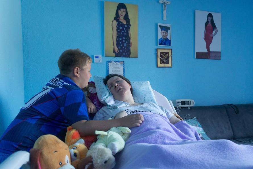Donji Miholjac: Dječak Dino prodaje plišance