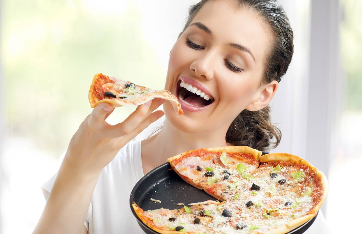 Najbolji načini za podgrijati pizzu, da bude fina i hrskava
