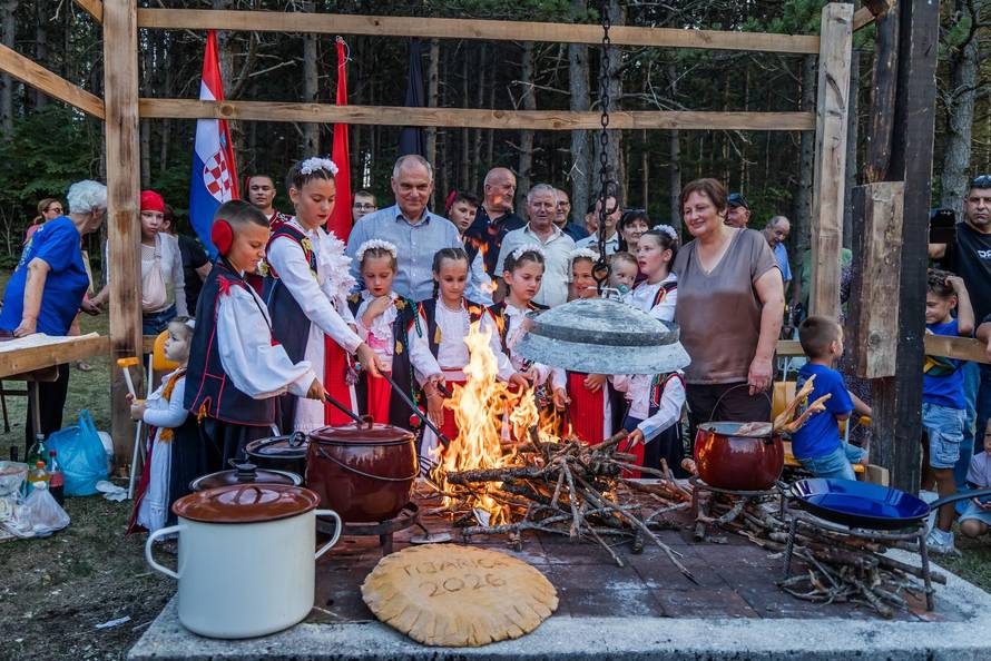 24sata Tijarica:  Reportaža o Danima komina, pure i bronzina