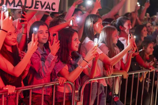 Vinkovci: Koncert Maje Šuput na 60. Vinkovačkim jesenima