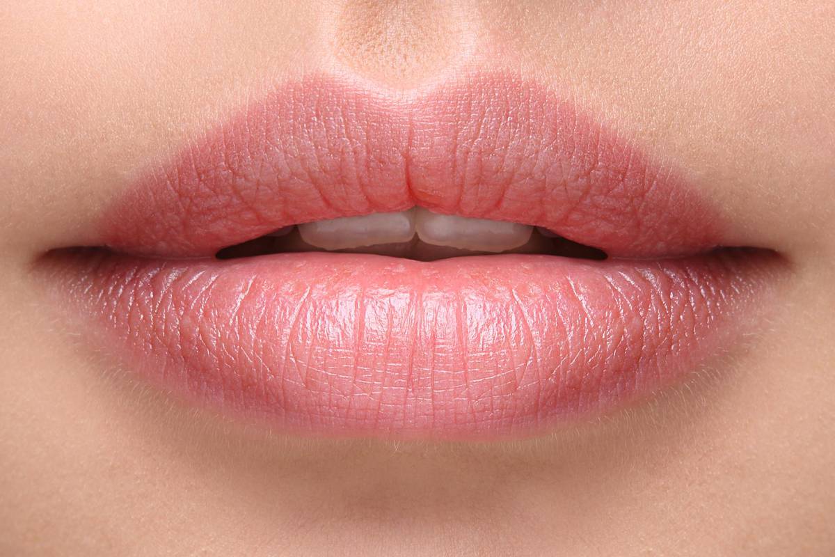 Super trik za ispucale usne - mogu se oporaviti tijekom noći