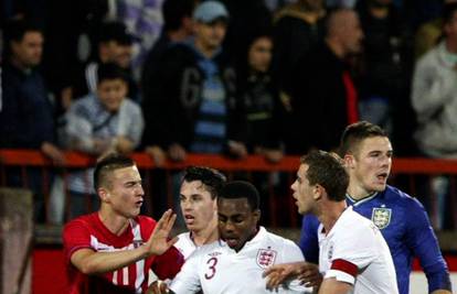 Srbi tvrde: Engleski policajci tukli su naše nogometaše