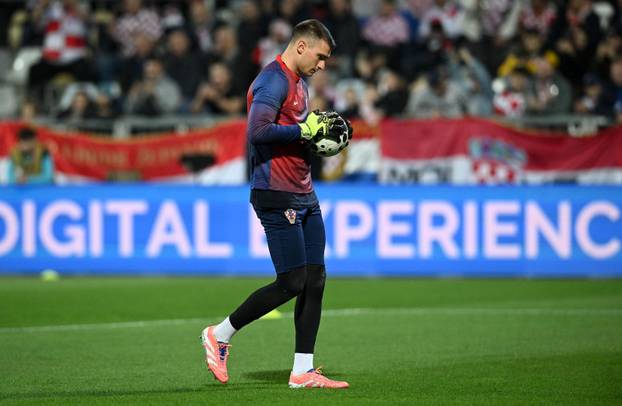 Rijeka: Zagrijavanje nogometa&scaron;a uo&ccaron;i po&ccaron;etka utakmice izme&dstrok;u Hrvatske i Farskih otoka u kvalifikacijama za FIFA Svjetsko prvenstvo