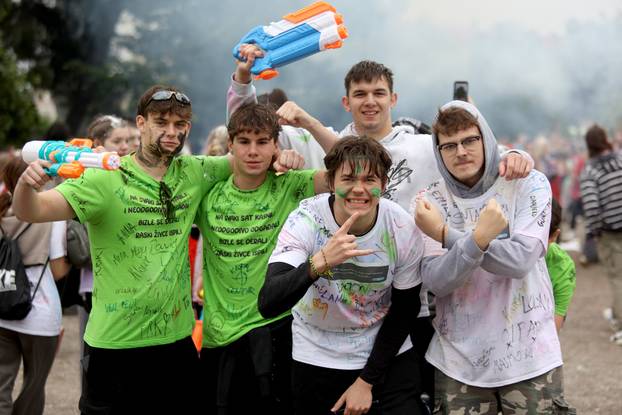 Rijeka: Maturanti srednjih škola širom grada slave kraj srednjoškolskog obrazovanja