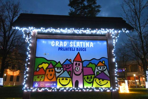 Božićni ugođaj na adventu u Slatini